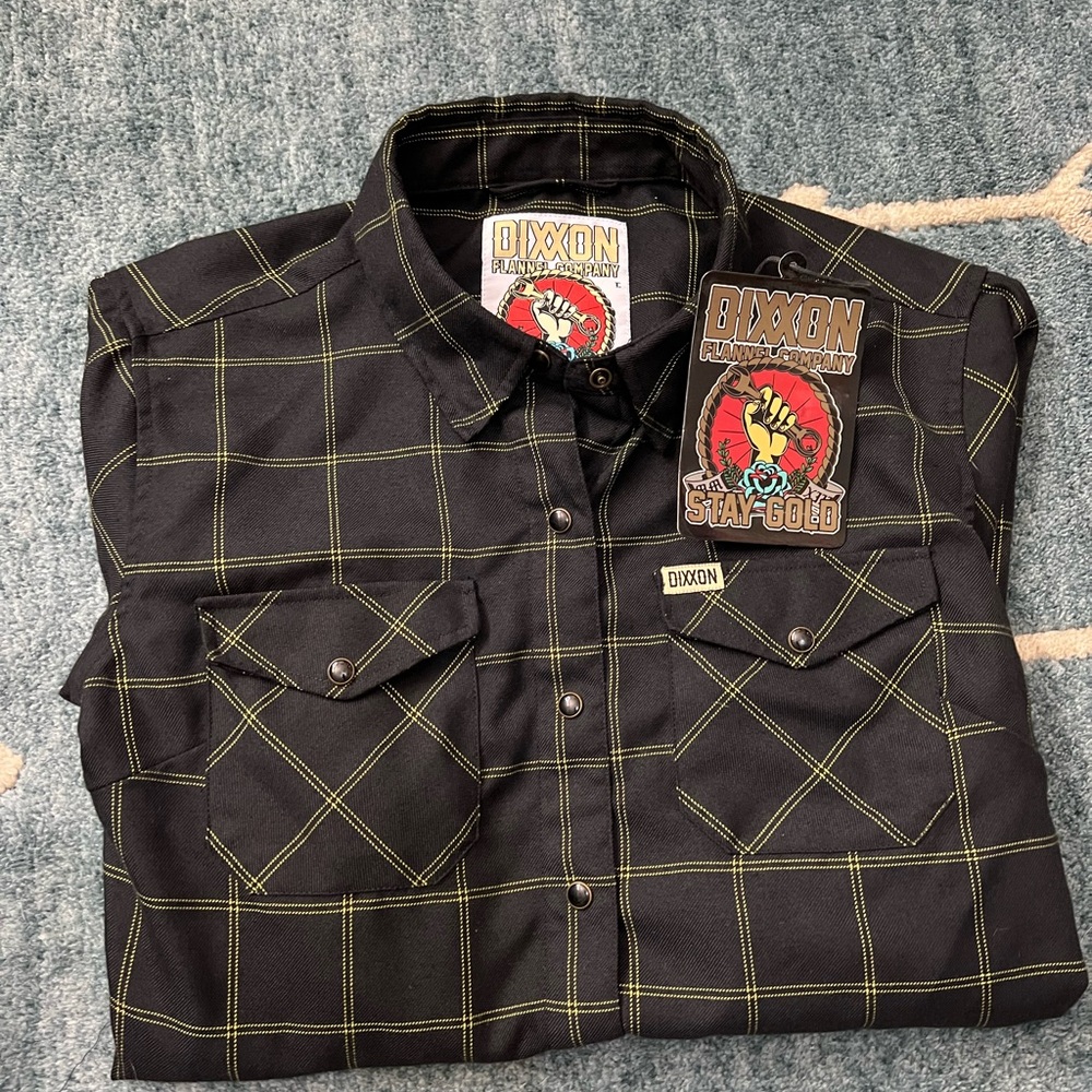 Dixxon Women’s Stay Gold long sleeve button down Flannel Size L